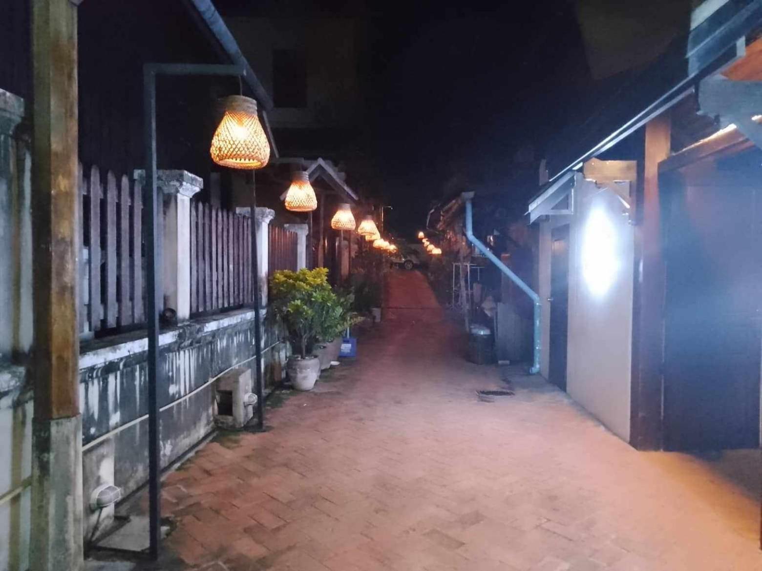 City Backpackers Center Luang Prabang Exteriör bild